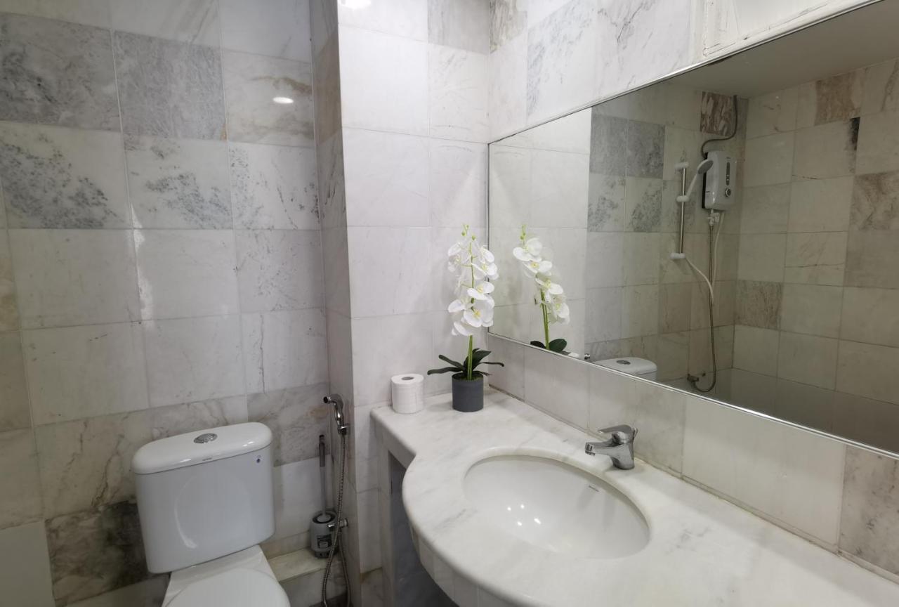 Lui Lui Comfy Condo In Great Location Kuah Luaran gambar